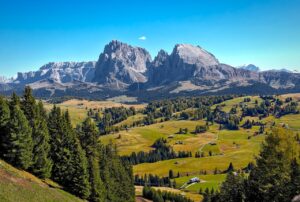 Wandern, Radfahren, Trekking, Bergsteigen und Skifahren sind in Südtirol immer ein Genuss.